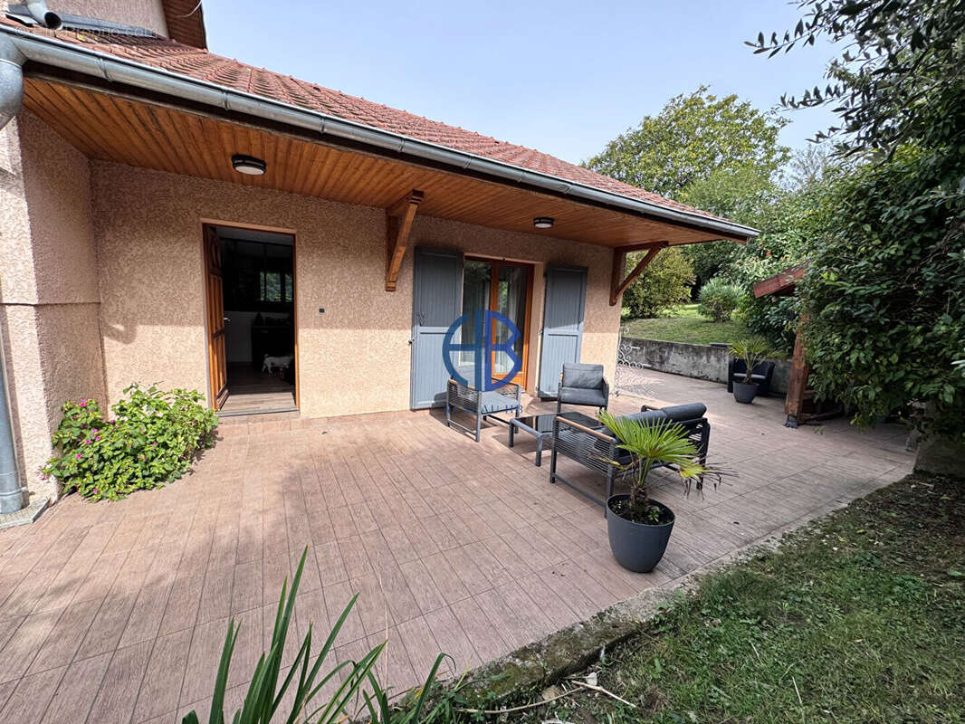 Maison à MONTREVEL