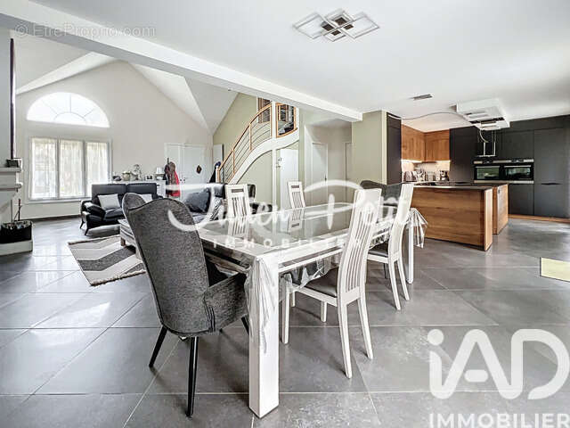 Photo 3 - Maison à THIAIS