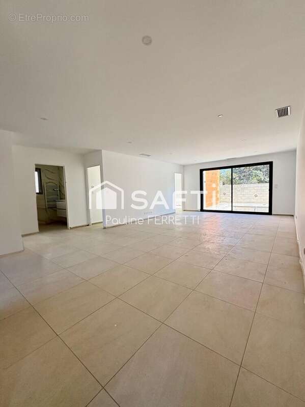 Photo 3 - Maison à GINESTAS