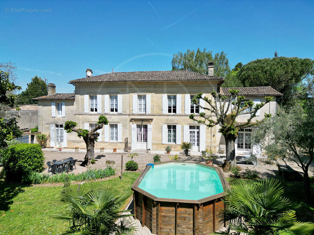 Maison à SAINT-EMILION