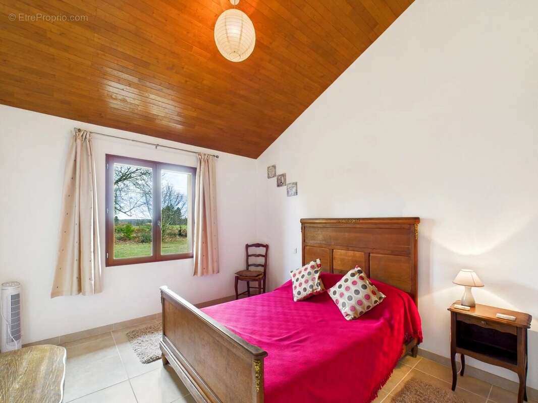 Maison à PIEGUT-PLUVIERS