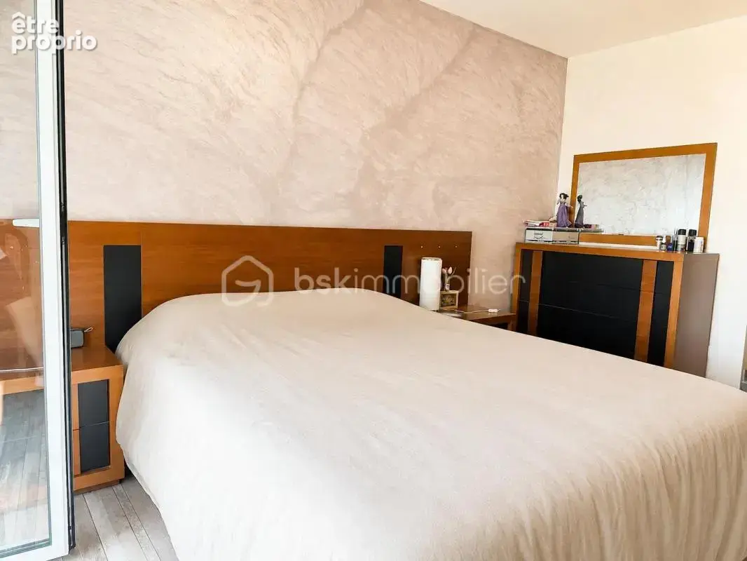 Pont-à-Mousson – Maison rénovée de 131 m² – 3 chambres – terrain constructible - photo 4