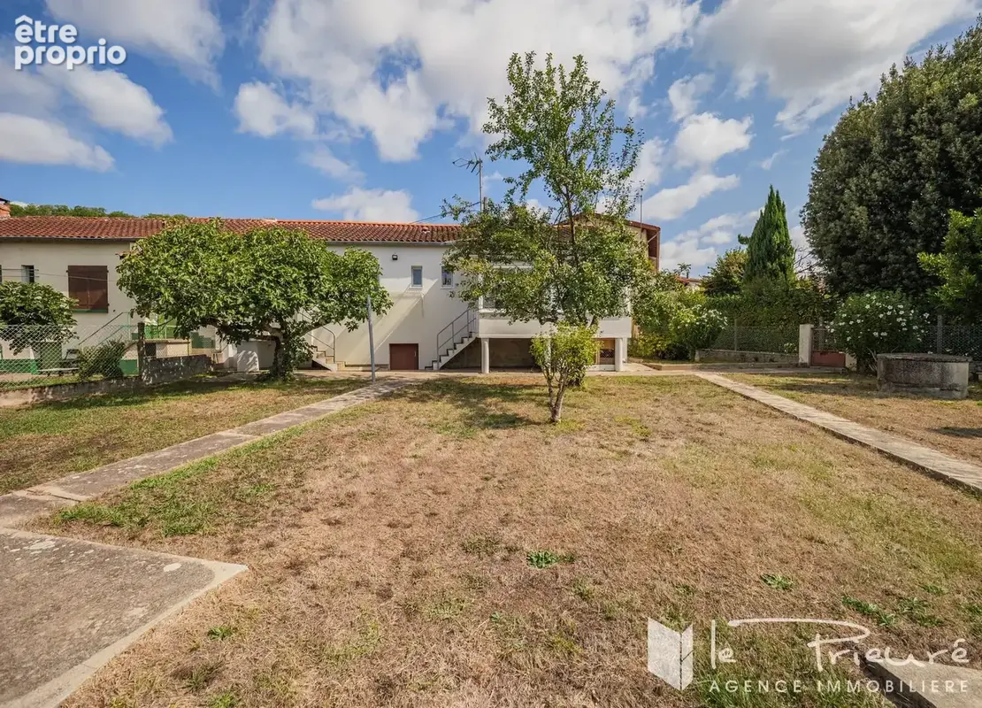 Carmaux ? Maison entièrement rénovée avec 2 chambres, jardin de plus de 620 m² et garage - photo 2