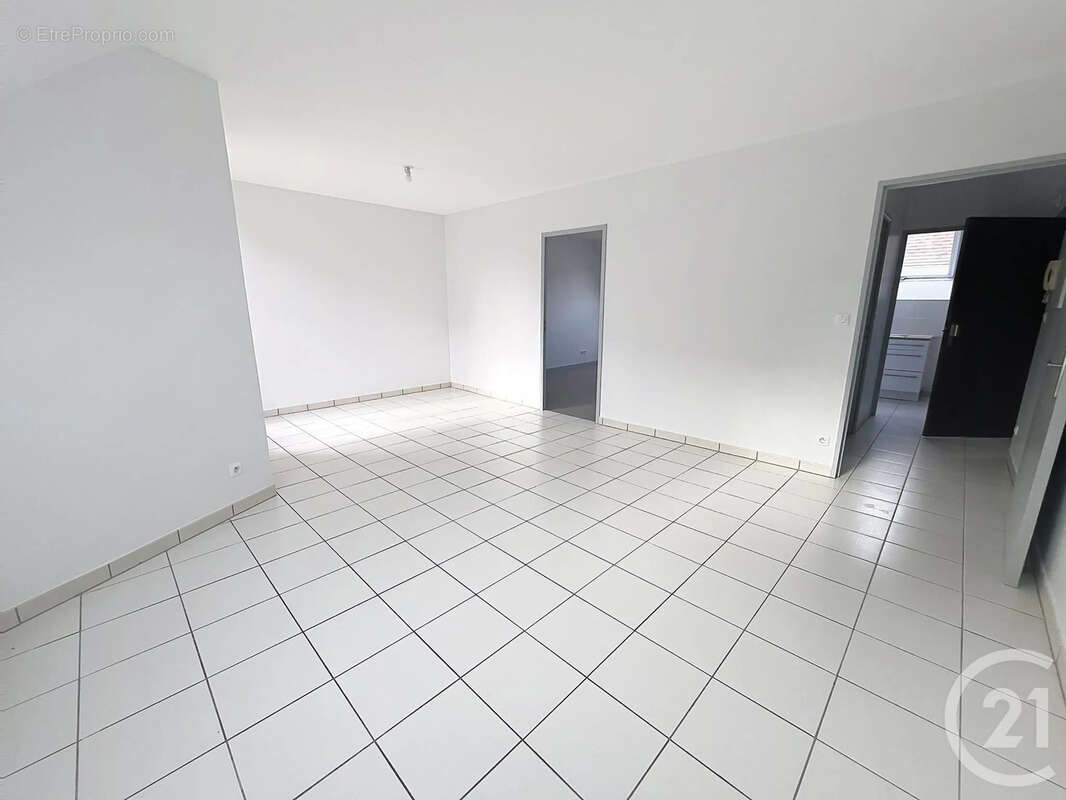 Appartement à BRIE-COMTE-ROBERT