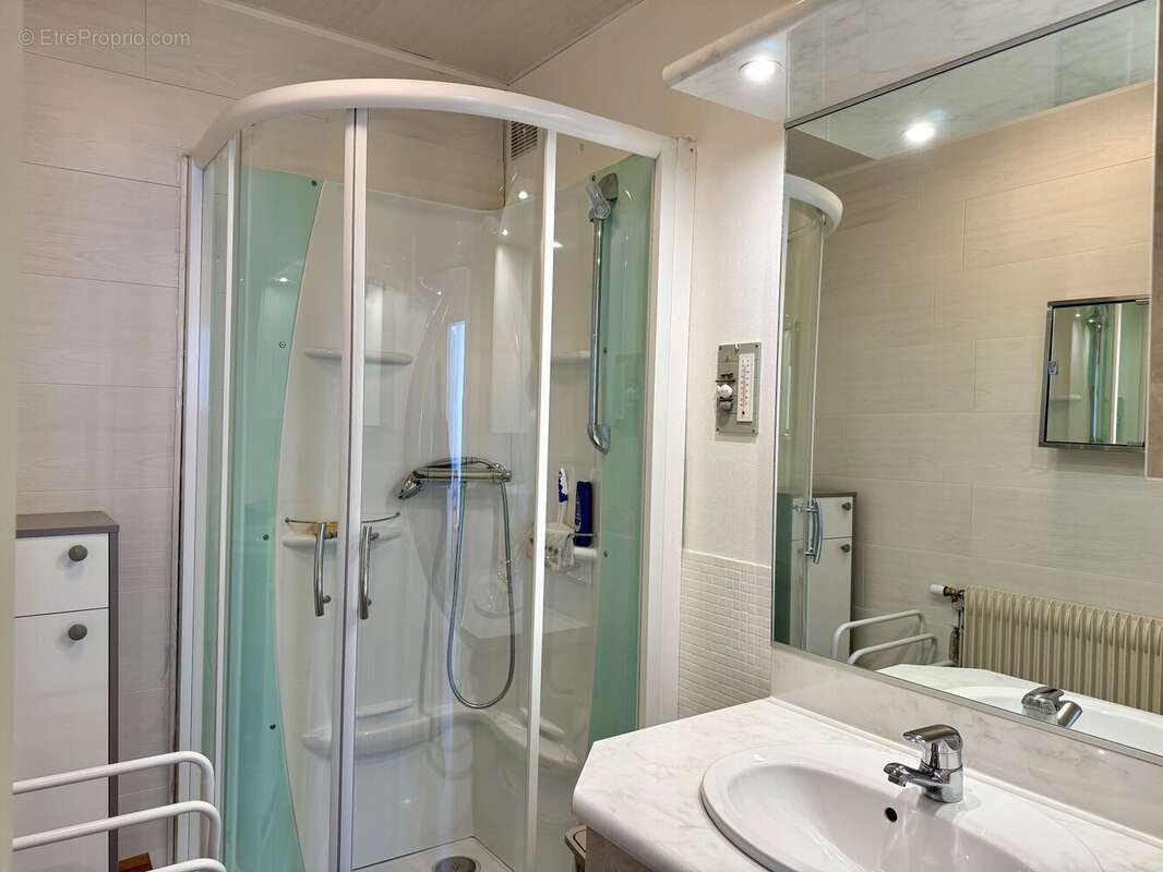 Salle d'eau - Appartement à SAINT-JEAN-DE-MONTS