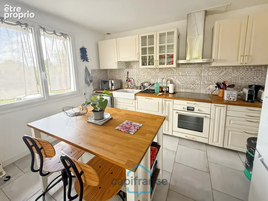 Dpt Gers (32), à vendre BARCELONNE DU GERS belle maison T5 de 105 m² habitables sur 2 niveaux + garage sur 617 m² de terrain, au - photo 4