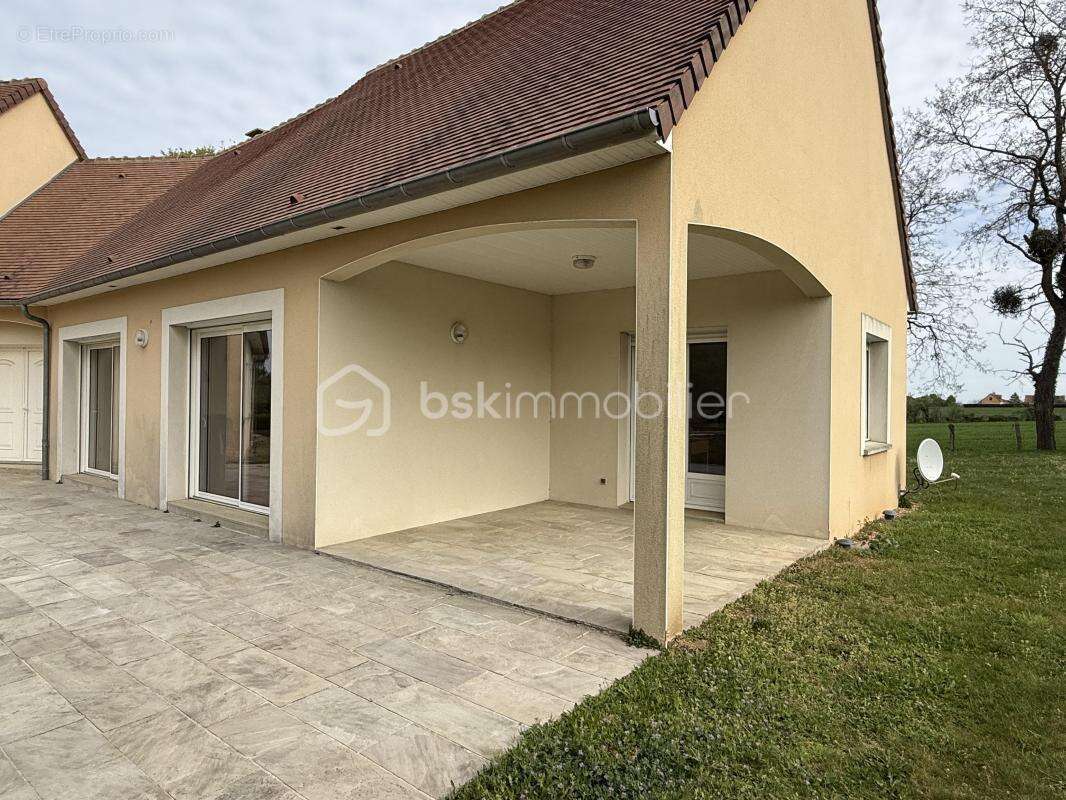 Maison familiale de 135 m² – Plein pied – Sous-sol complet – Terrain de 3 000 m² – DPE C - photo 16