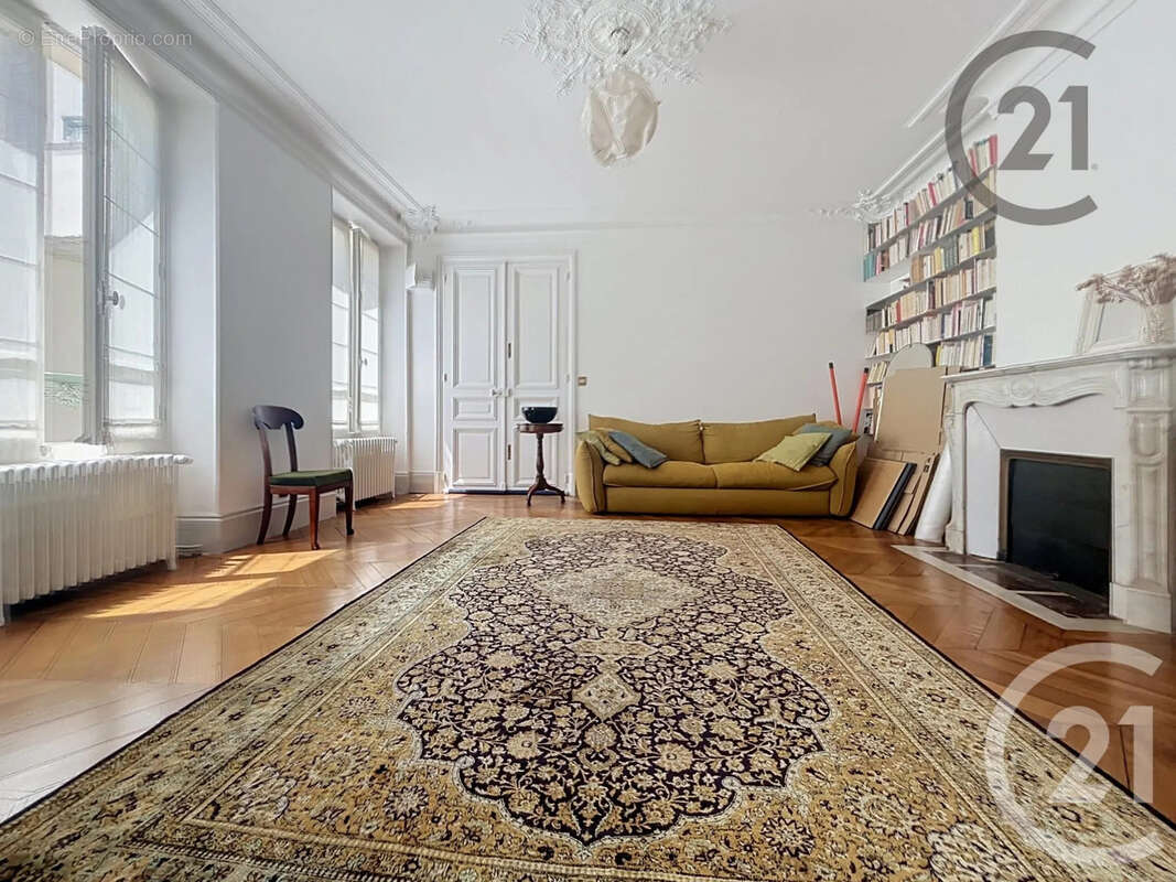Appartement à FONTAINEBLEAU