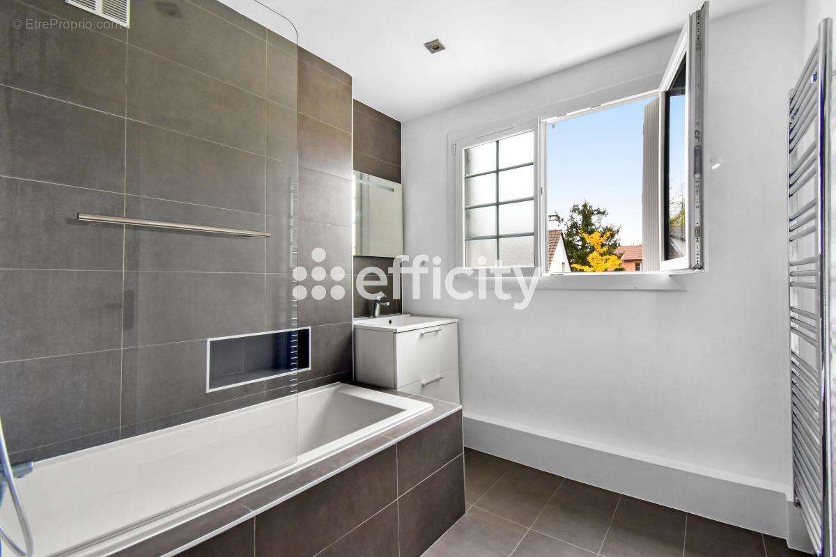 Maison à CROISSY-SUR-SEINE