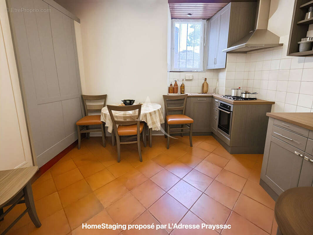 Maison à PUY-L&#039;EVEQUE