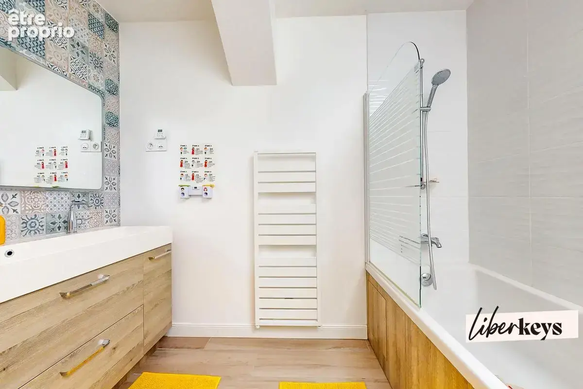 Maison atypique entièrement rénovée – 139,62 m² – DPE A – Jardin & garage de 40 m² - photo 9