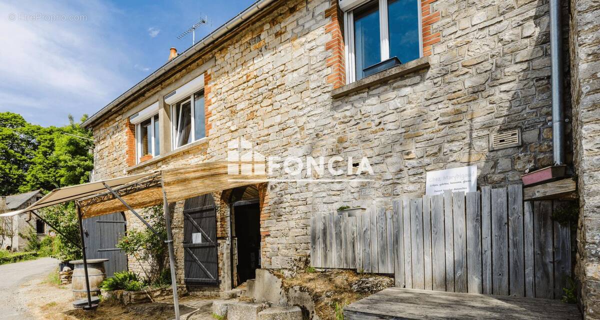 Maison à BOURG-DES-COMPTES