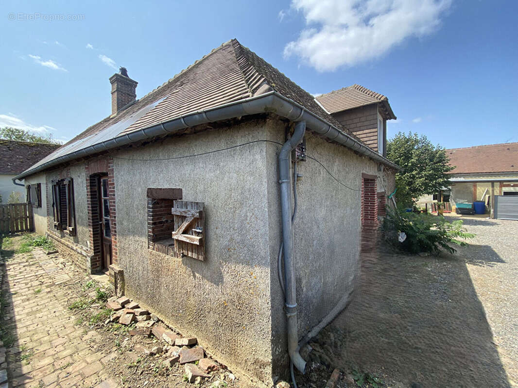 Maison à DAMVILLE