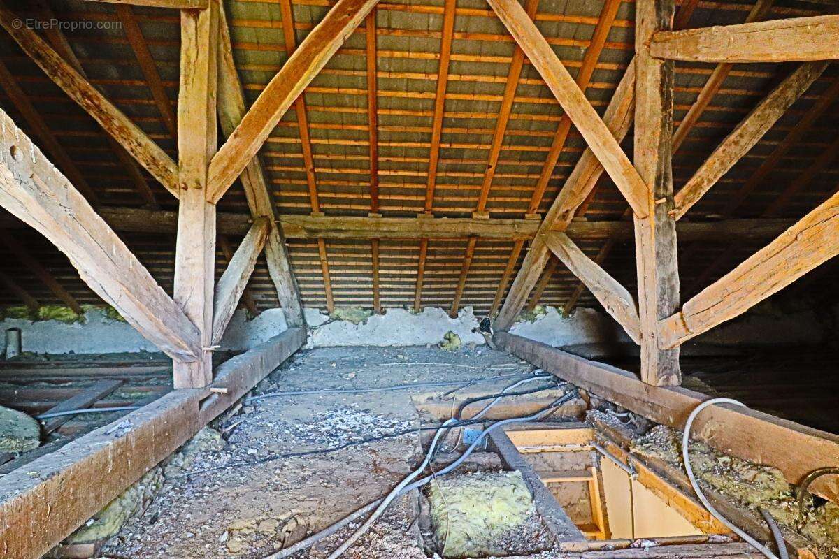 Maison à SAINT-SATUR