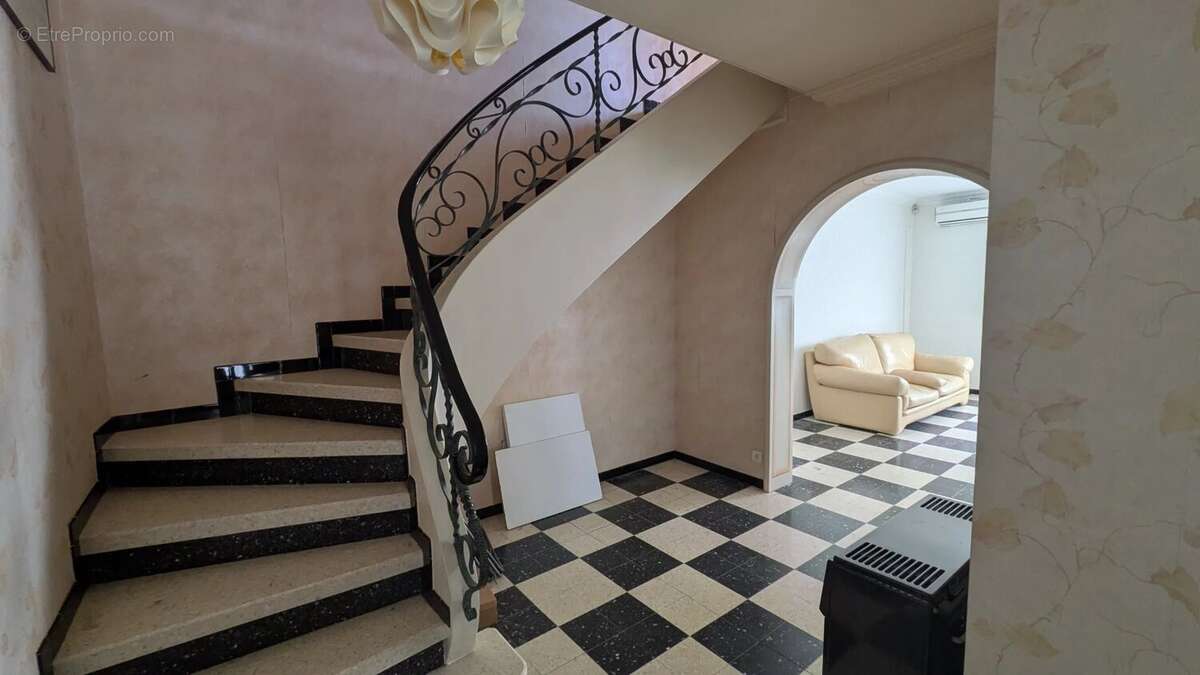 Maison de 3 chambres avec jardin et garage à Narbonne - photo 2