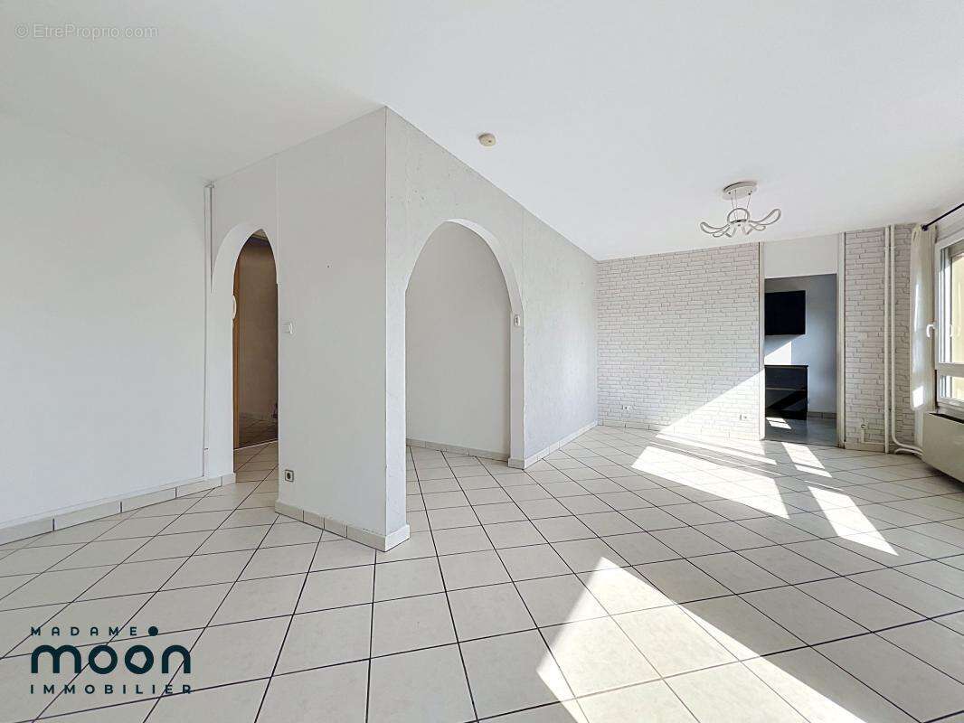 Exclusivité Oullins Pierre Bénite Montmein appartement - Cave - Balcon T4 77m² - photo 9