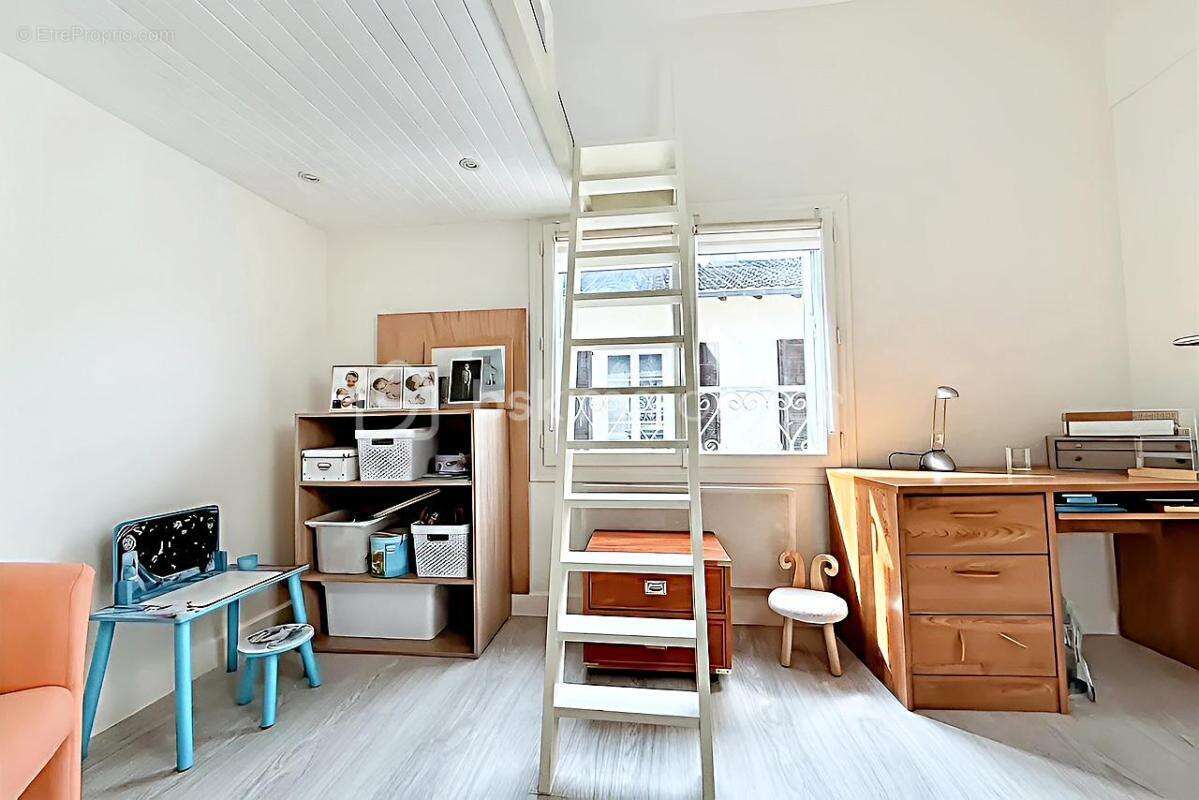 Maison à PARIS-19E