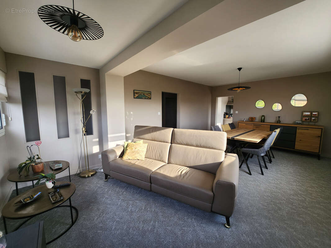 Maison à LES MAGNILS-REIGNIERS