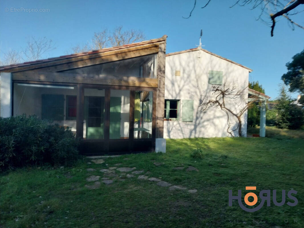 Maison à LES PORTES-EN-RE