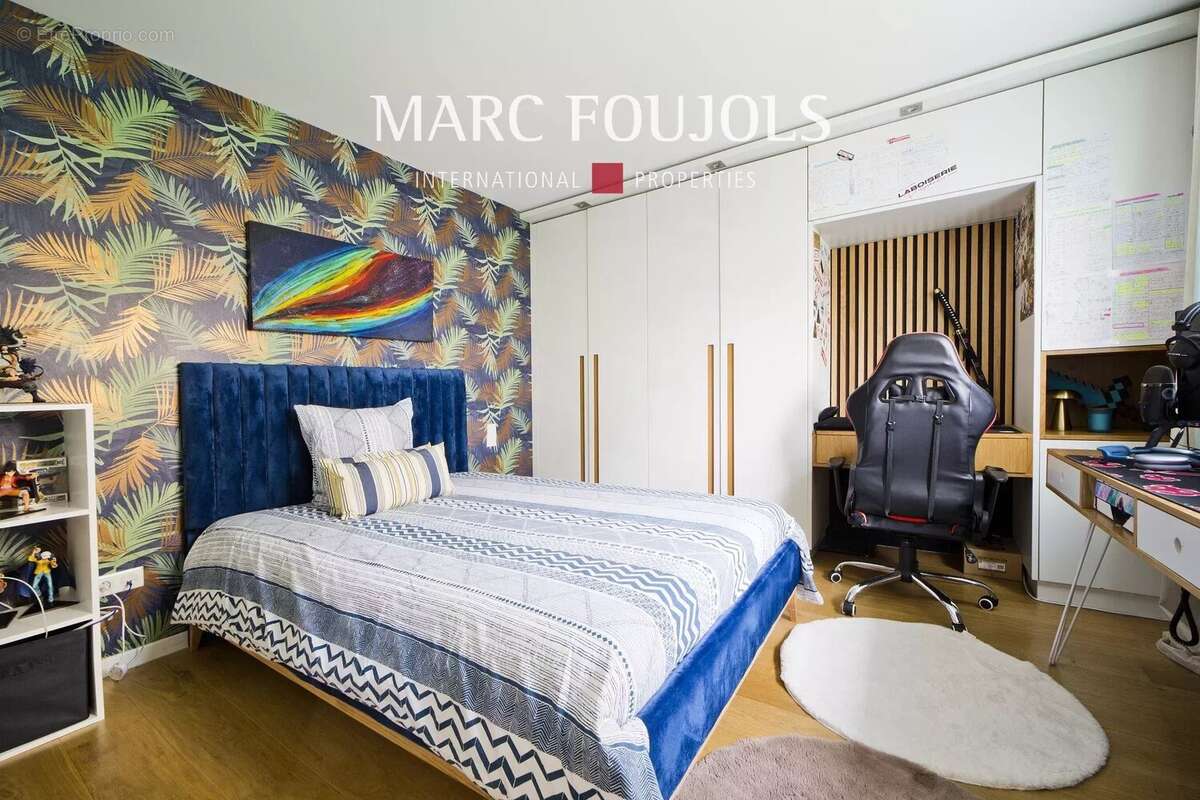 Maison à COURBEVOIE