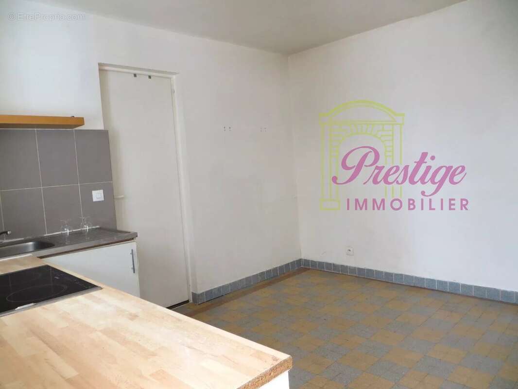 Maison à LE MESNIL-LE-ROI