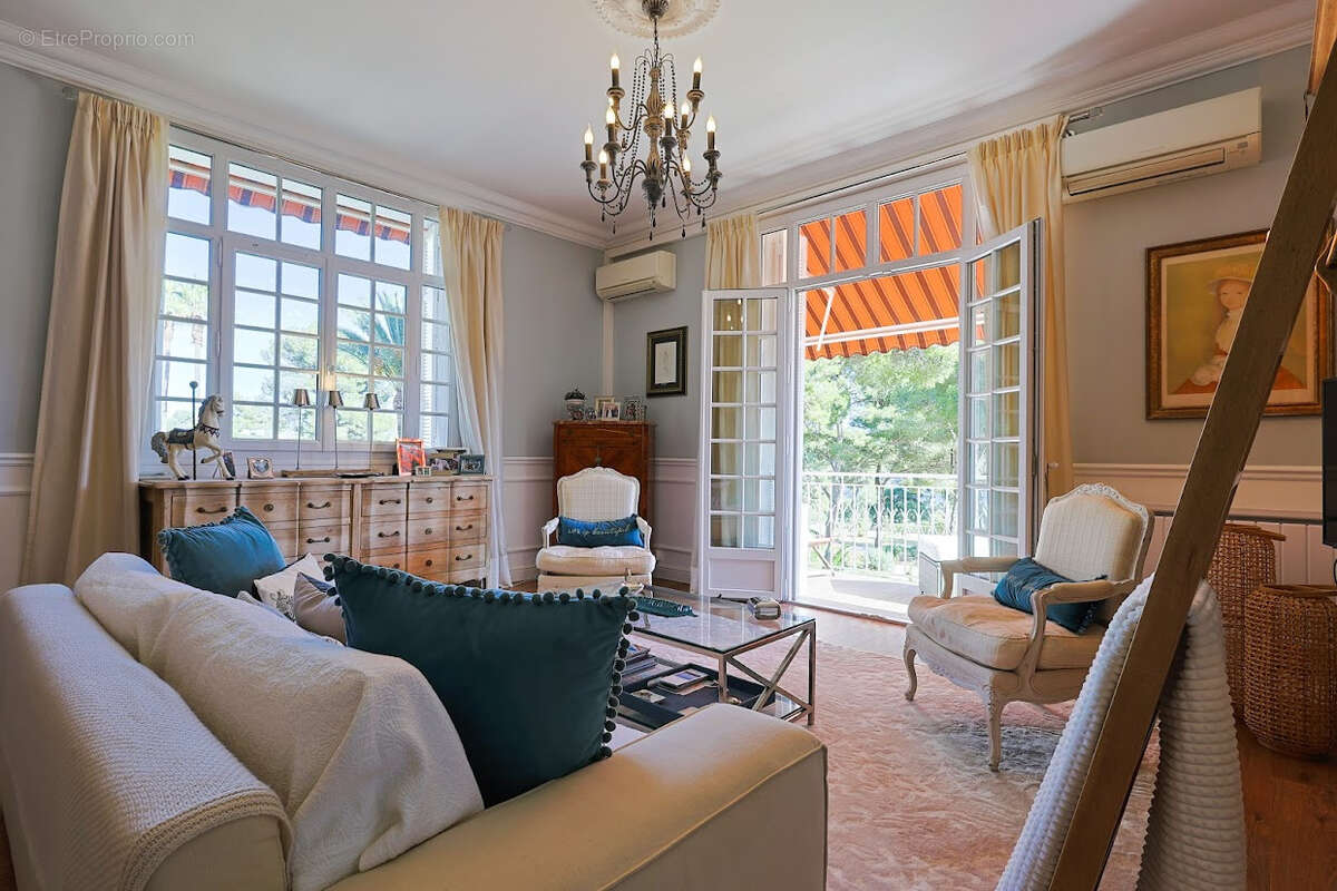 Appartement à HYERES