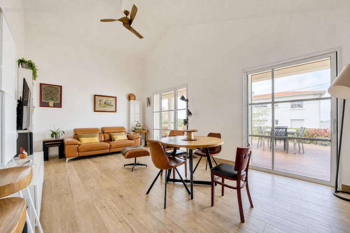 Charmante villa avec vue mer et piscine à St Georges - photo 2