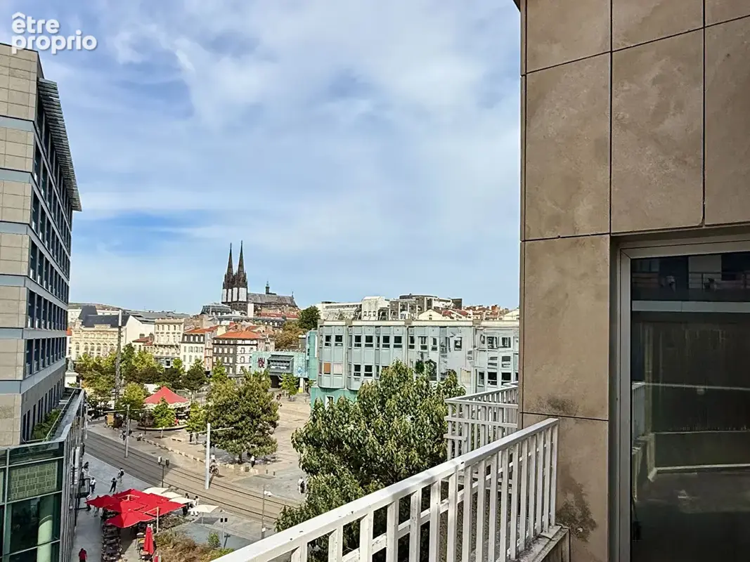 CLERMONT-FERRAND / Hyper-Centre appartement à vendre en étage élevé avec terrasse ! - photo 4