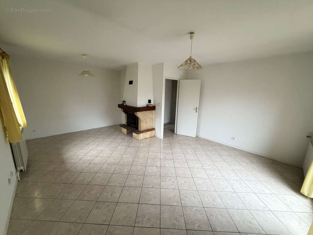 Maison à SAINT-ETIENNE-DE-CUINES