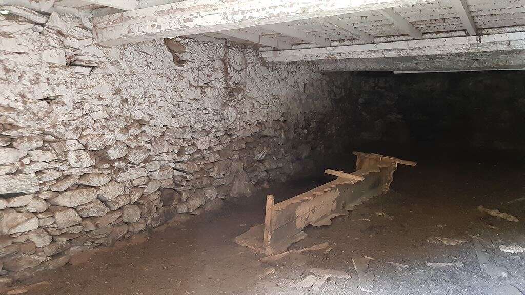 Maison à EAUX-BONNES