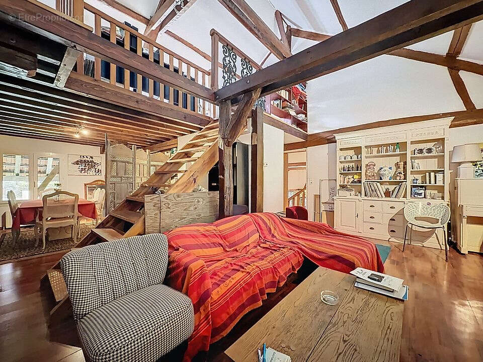Maison de caractere de 327m2 - photo 13