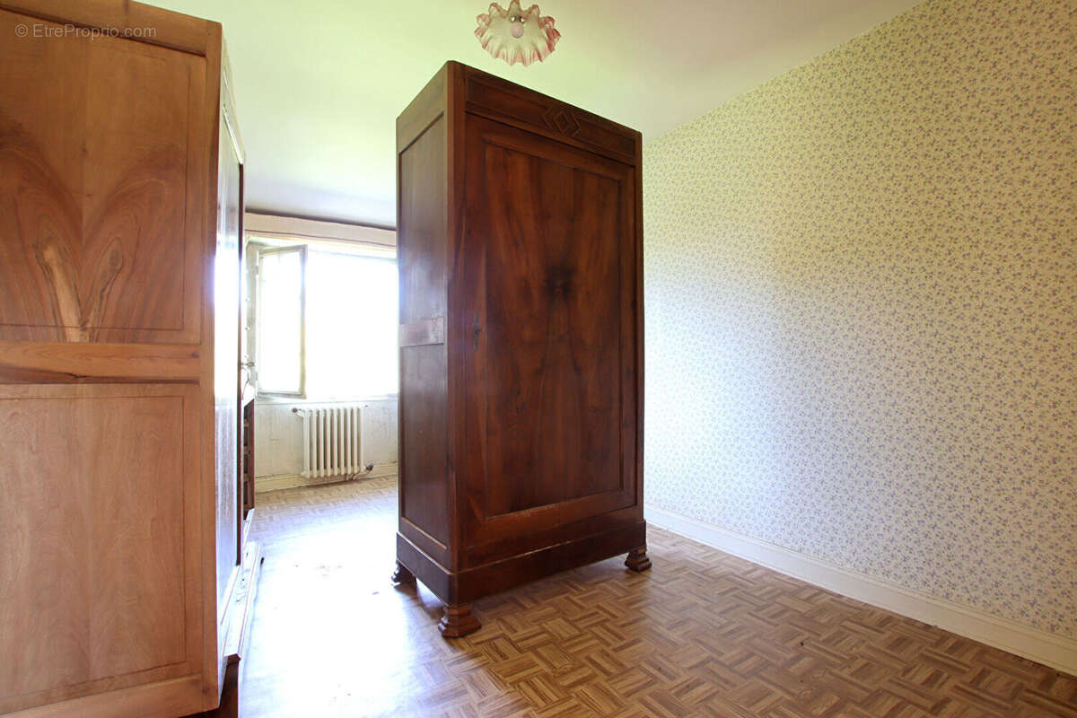 Maison à AZAY-LE-BRULE