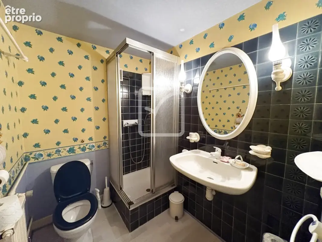 Maison avec piscine et jardin arbore quartier calme et jolie vue - photo 10