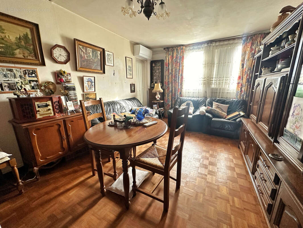 Appartement à PIERRE-BENITE
