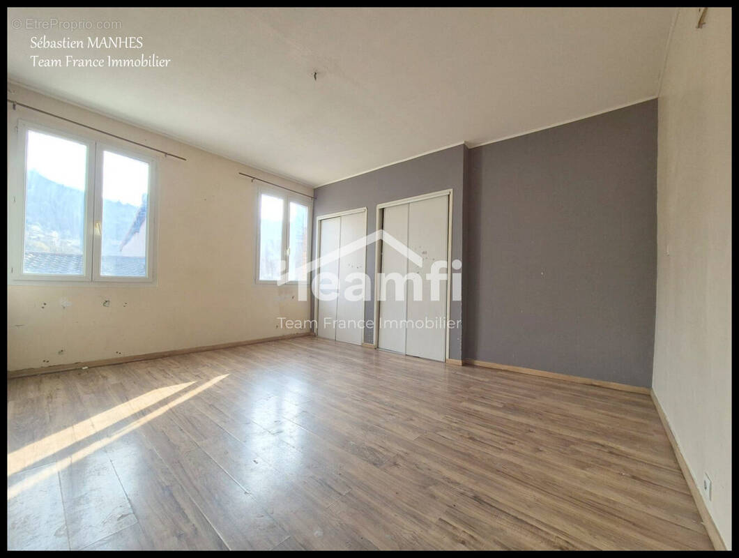 Appartement à THIERS