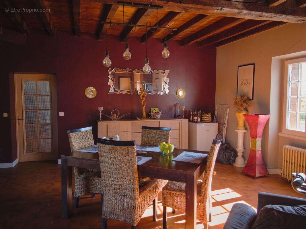 Maison à CERILLY