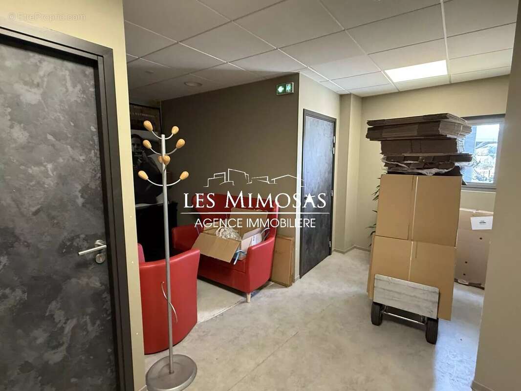 Commerce à ROQUEBRUNE-SUR-ARGENS