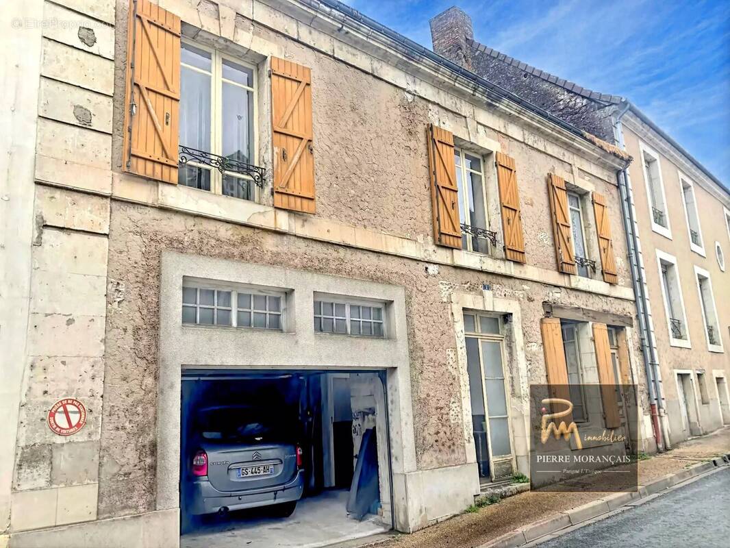 Maison à SAINT-VINCENT-DU-LOROUER