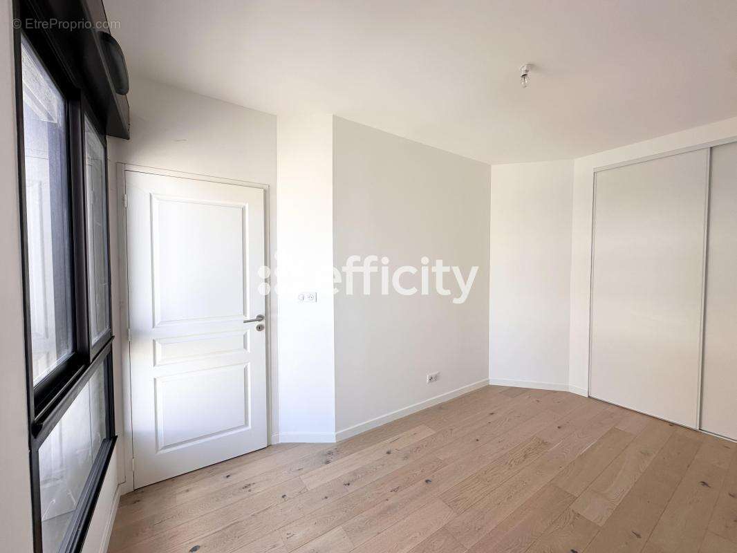 Appartement à LYON-8E