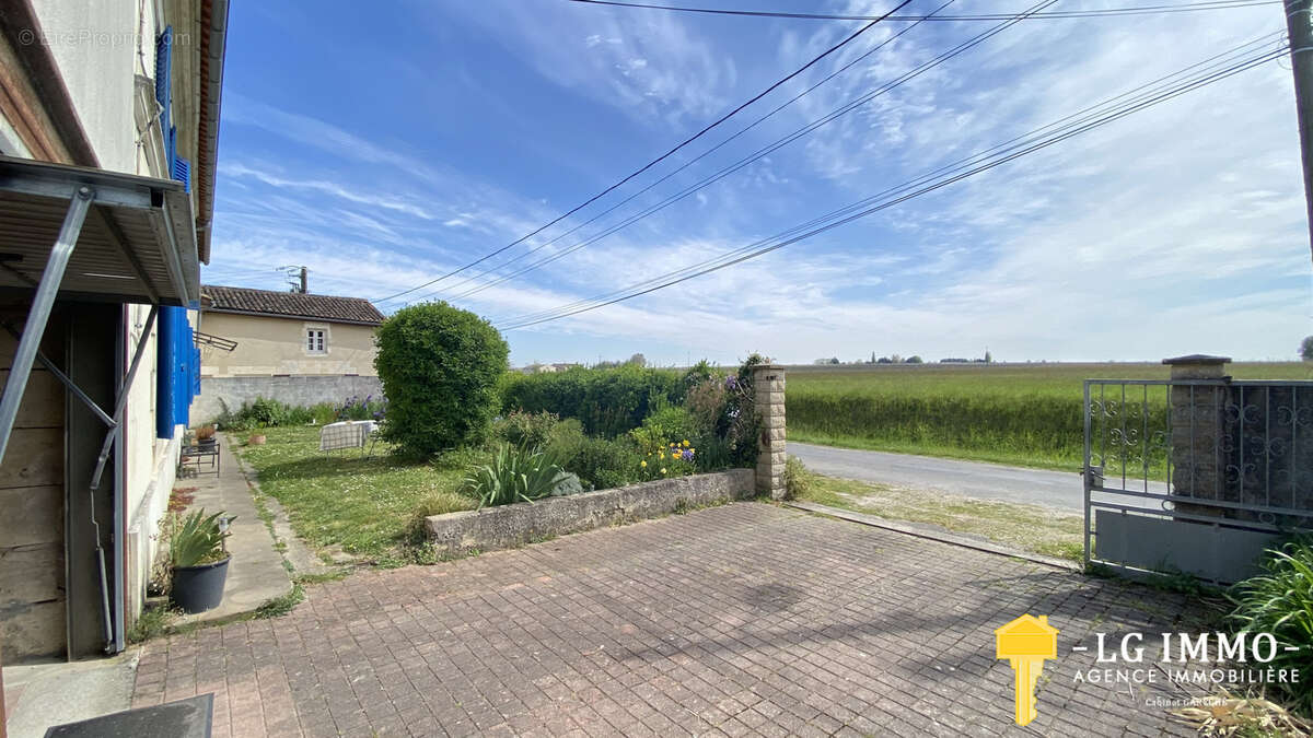 Longère avec dépendances, garages 300 m2, jardin, proche estuaire - photo 20