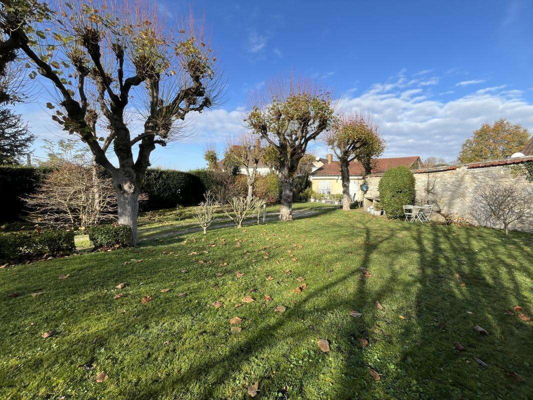 Maison à SAINTRY-SUR-SEINE
