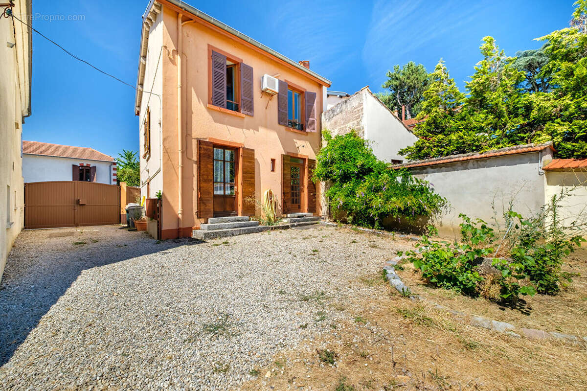 Maison à CHAMPAGNE-AU-MONT-D'OR