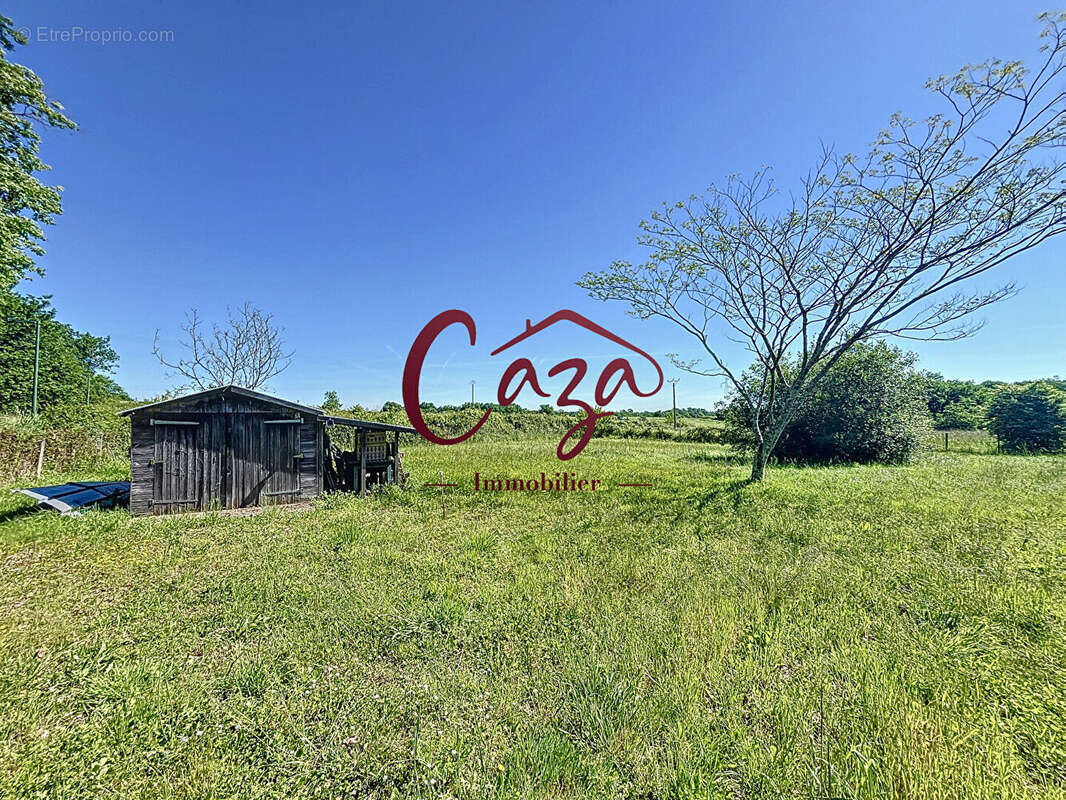 Terrain à CARIGNAN-DE-BORDEAUX