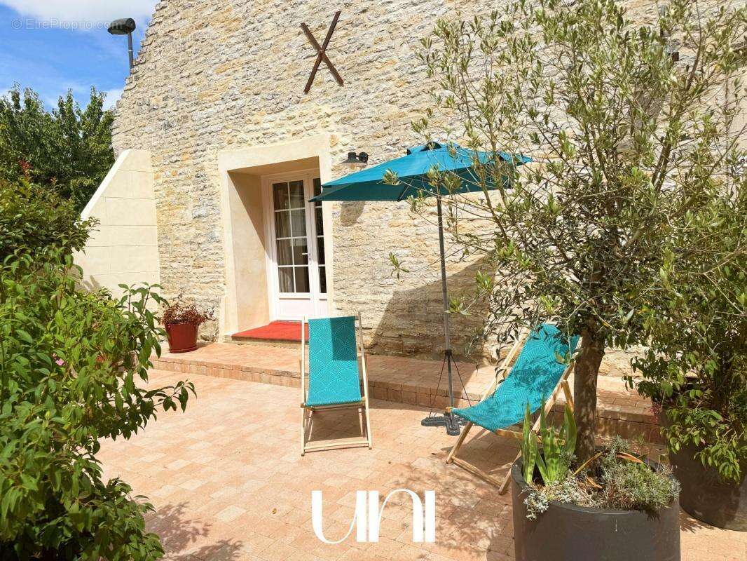 Maison à SAINTE-CROIX-SUR-MER