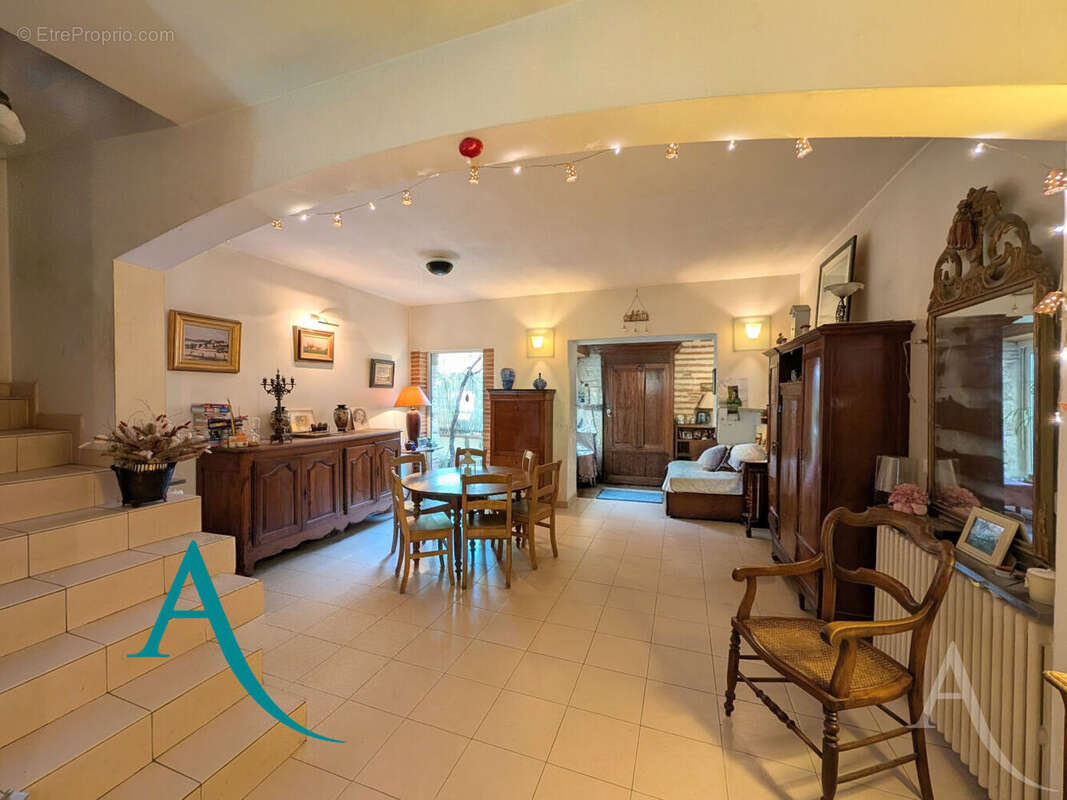 Maison de ville de 145 m2 avec patio, au calme absolu - photo 3