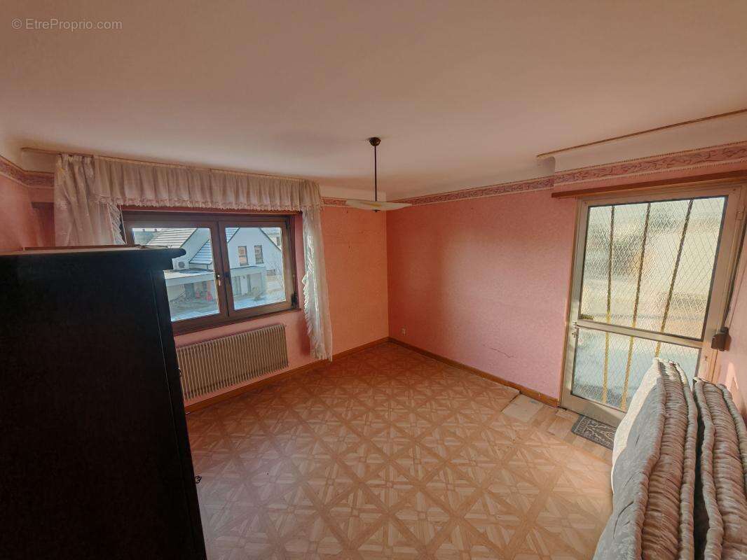 Maison 6 pièces - 4 chambres - sous sol - proximité Gare - photo 7