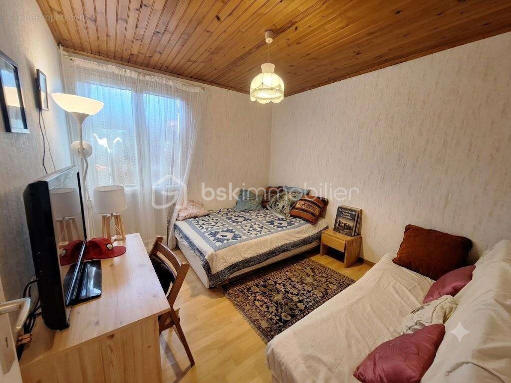 Rare à Montereau ! Maison de ville avec jardin, terrasse & 4 chambres : le coup de cœur garanti ! - photo 13