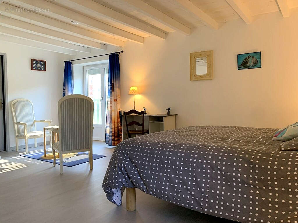 Maison en pierre 450 m² - 6 chambres - activité restaurant/chambres d'hôtes possible - 10 min Prayssac - photo 8