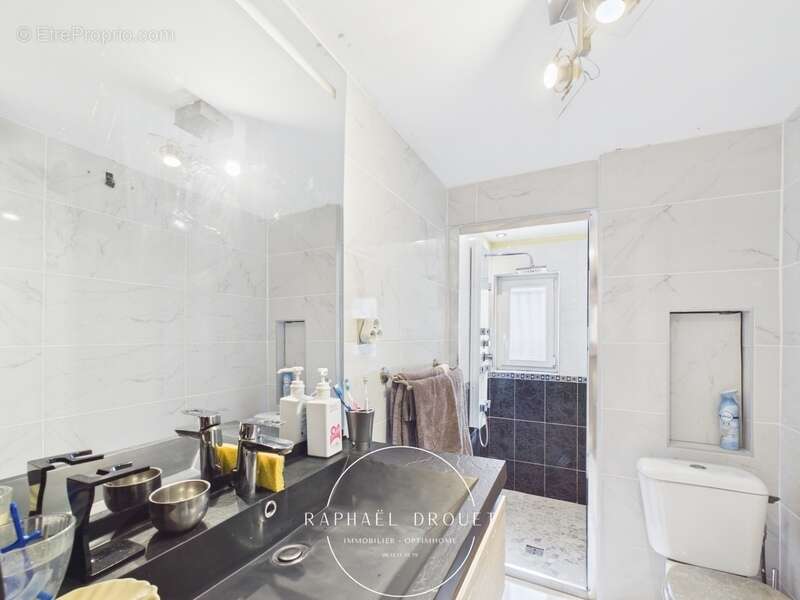 SAINT-CLAIR-DU-RHÔNE – Grande maison familiale de caractère avec 165 m² habitables - photo 19