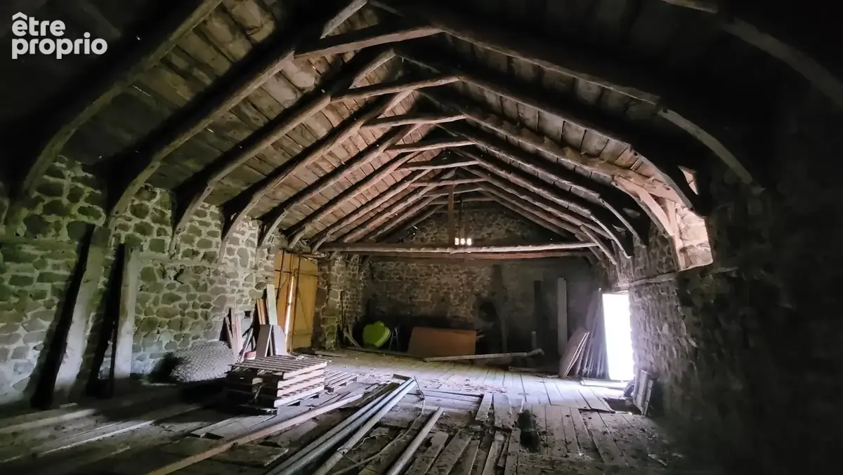 Ancienne ferme à rénover le Chambon sur Lignon 3600 m² de terrain - photo 2